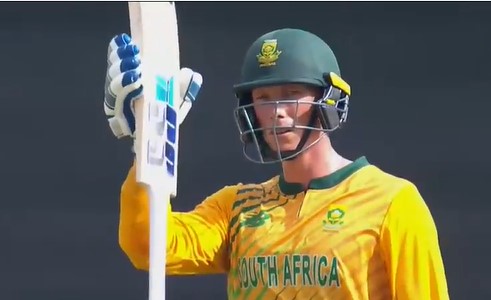 Van der Dussen's 56 (38) leads Proteas recovery