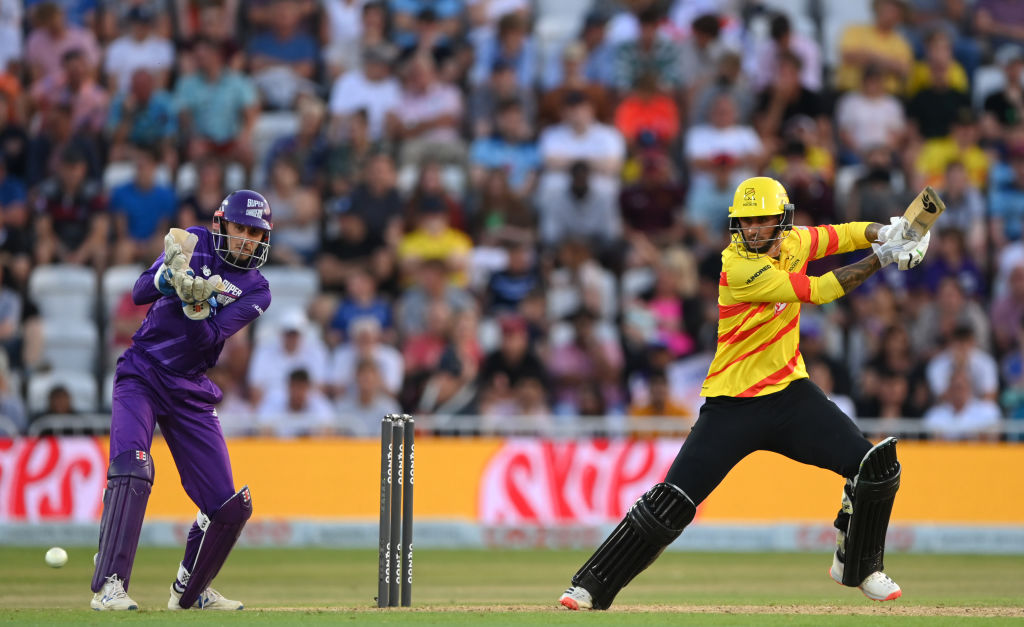 Alex Hales steers Rockets with match-winning 40*