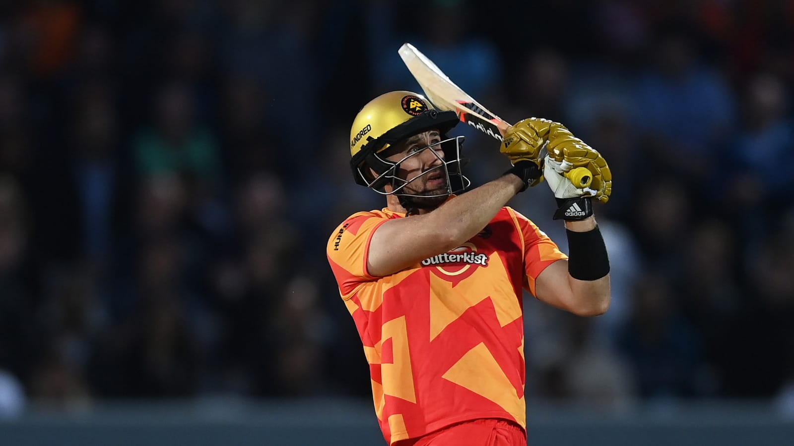 46 with 4 SIXES! Livingstone punishes Brave bowlers