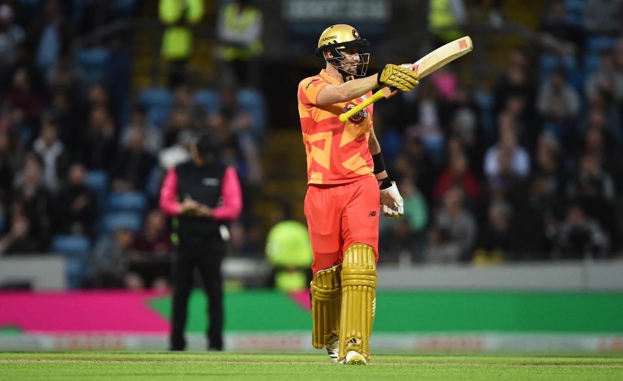 92* with 10 SIXES! Livingstone hits fastest fifty