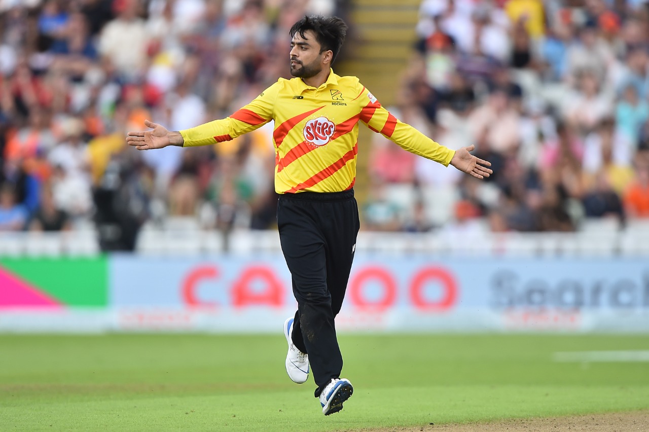 3 wickets in 6 balls! Rashid's incredible performance