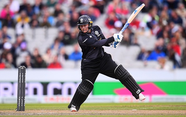 68 off 40! Lizelle Lee destroys Superchargers