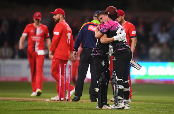 Somerset chase down 185 to enter Finals day