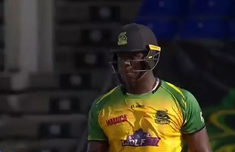 15/5 to 144/7! Brathwaite's fighting 58 vs TKR
