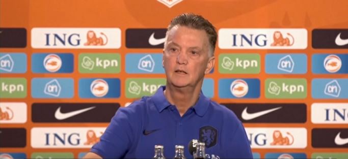 'Stick to newspapers' Van Gaal tells journalist