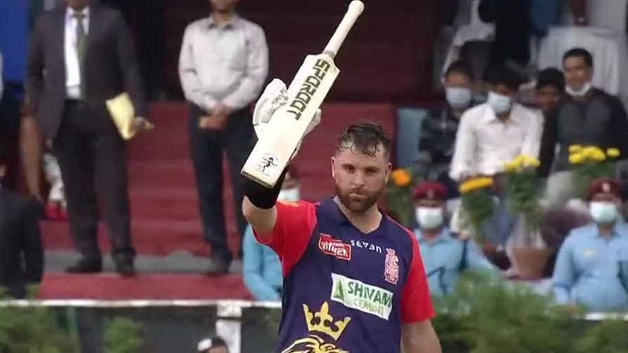 73* with 7 Sixes! Burl drives Kathmandu to victory