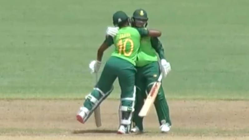 Niekerk, du Preez combine to put South Africa 4-0 up