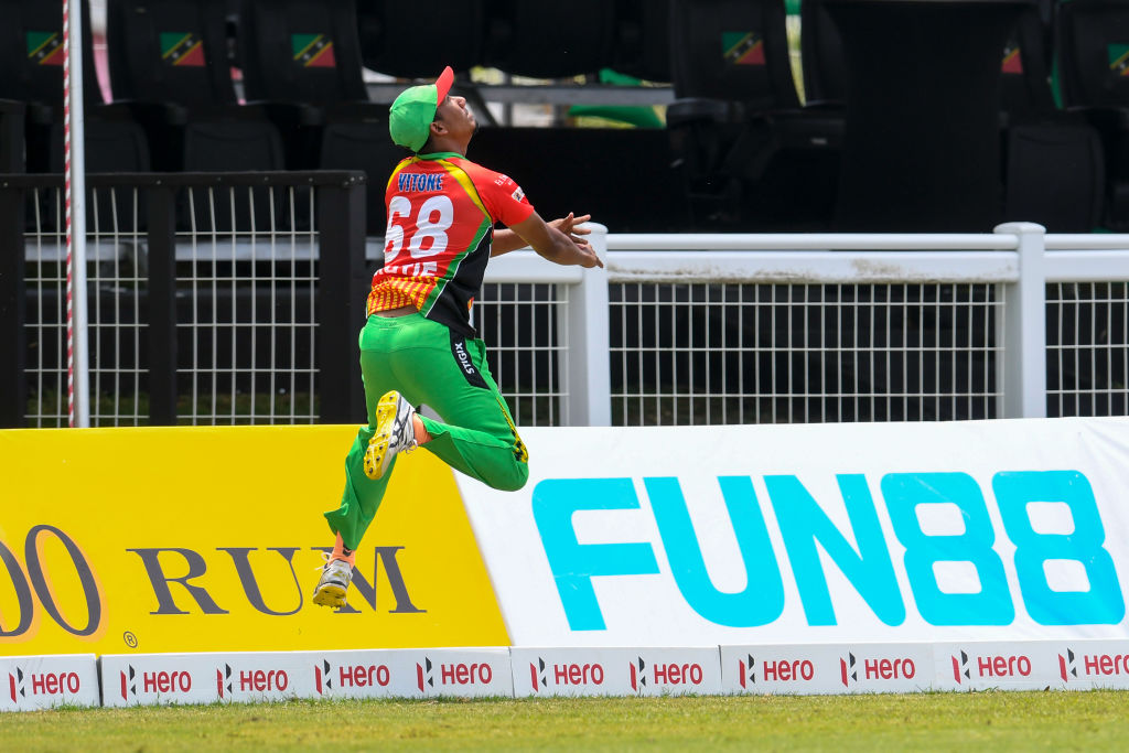 ATHLETIC! Gudakesh Motie takes a stunning catch