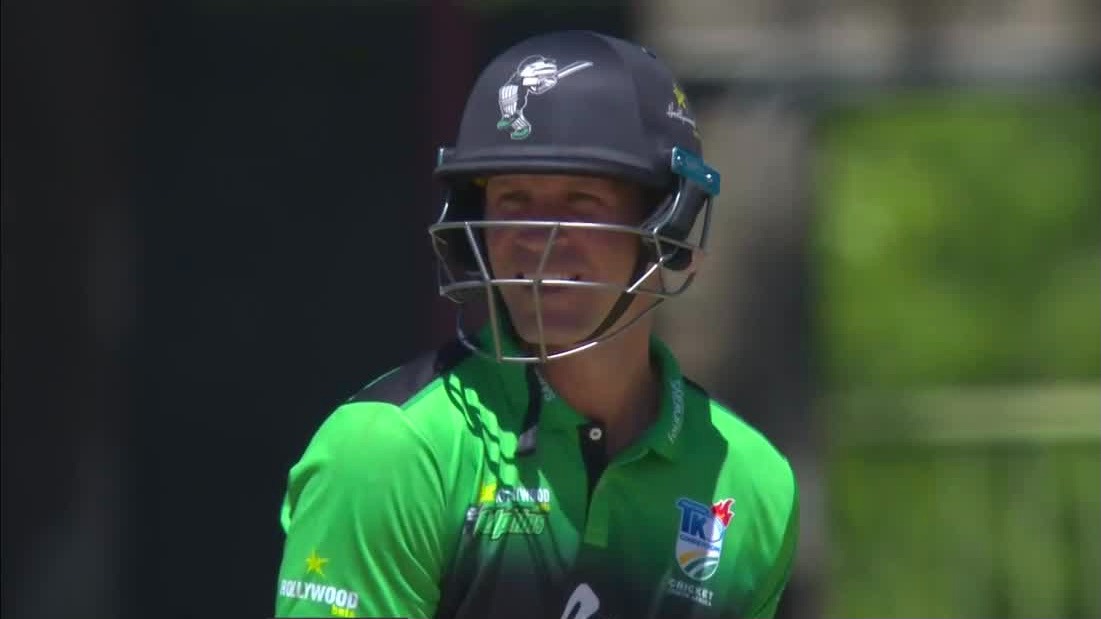 68 with 5 Sixes! Erwee takes Dragons to the cleaners