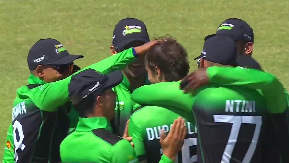 Dupavillon, Jason Smith guide Dolphins into Semis