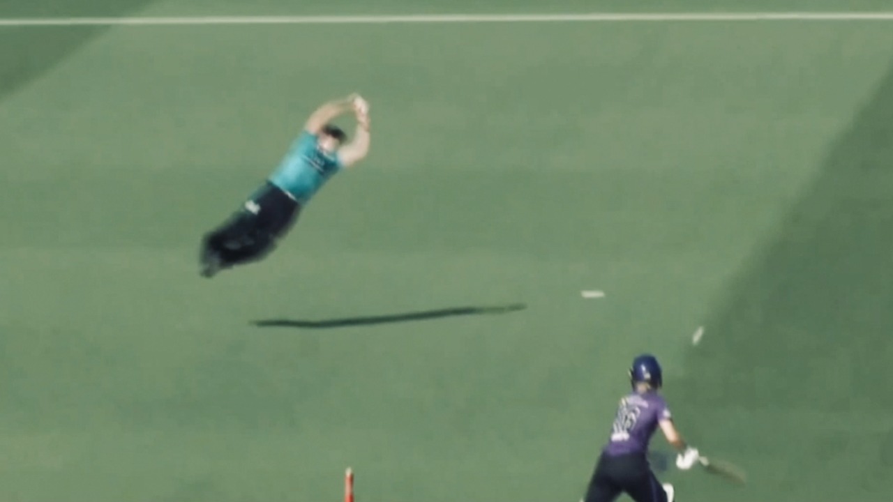 STUNNING! Kimmince goes airborne