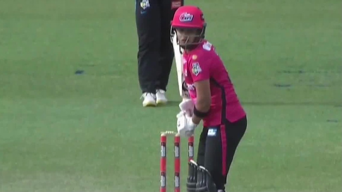 Shafali Verma's 53* takes Sixers to 142