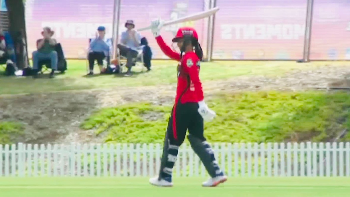 52 with 10 FOURS! Jemimah's quick-fire innings