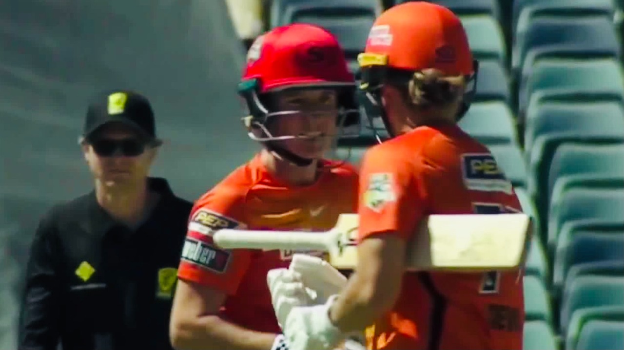 Mooney smashes 63-ball 101 in Scorchers' big win