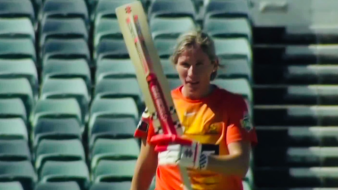 PURE CLASS! Mooney smashes 101* off 63 balls