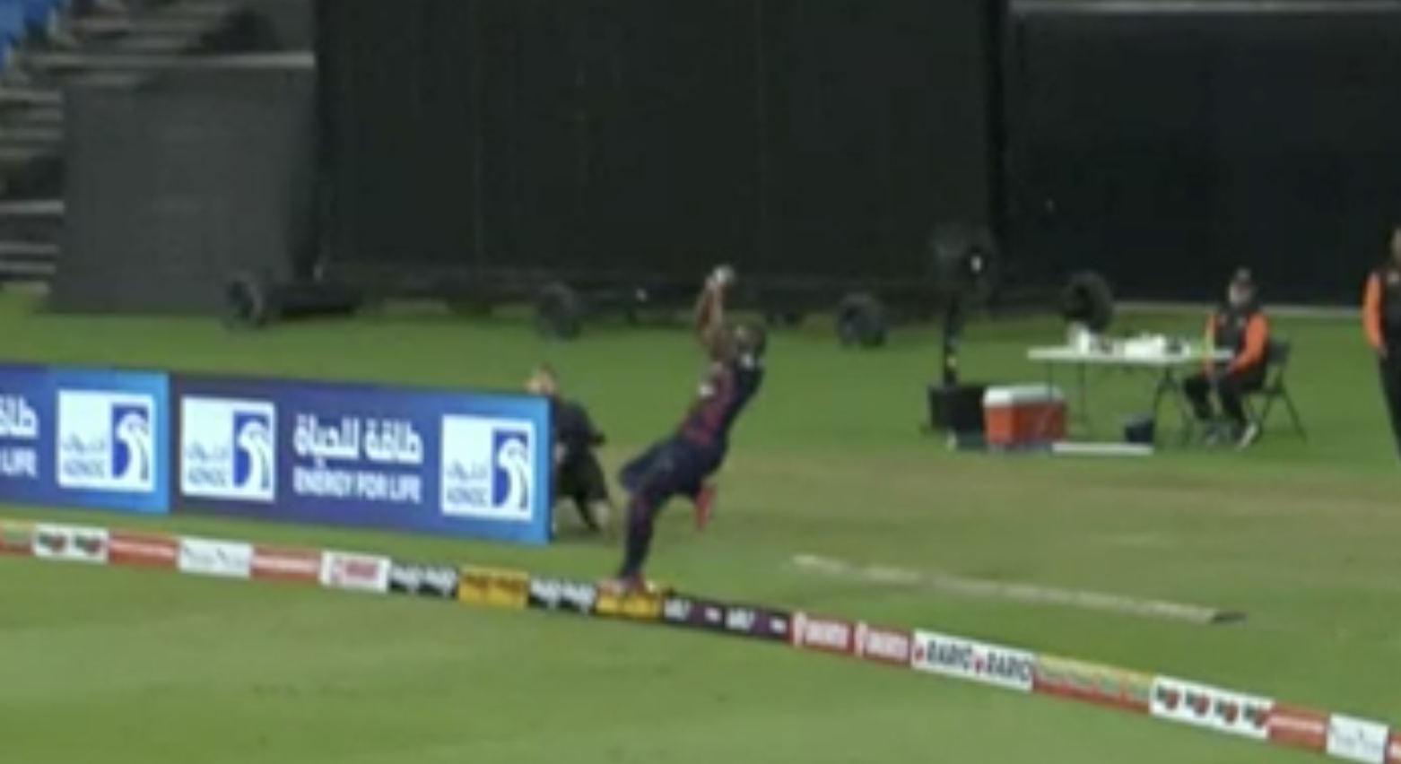 High Drama! 5 needed off 1; Russell steps on rope