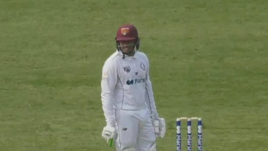 Khawaja thrives through Queensland collapse