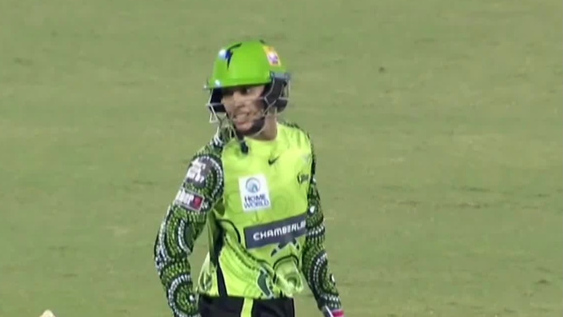 4 6 4 6! Mandhana goes berserk