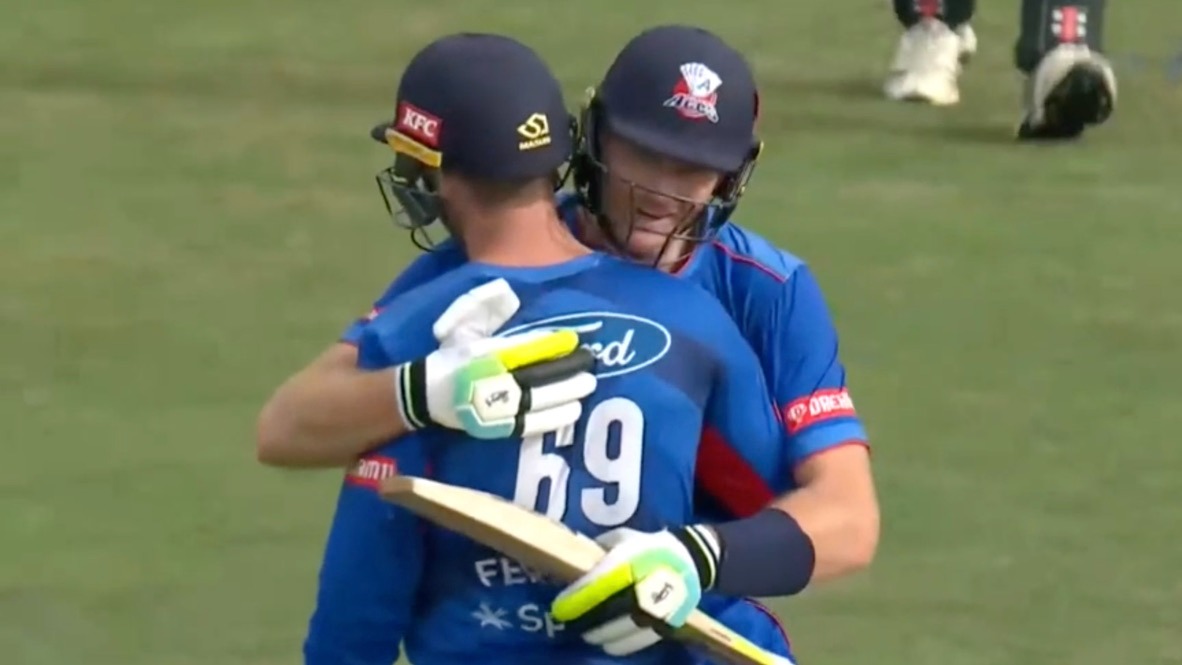 Guptill, Ferguson help Auckland seal a thriller