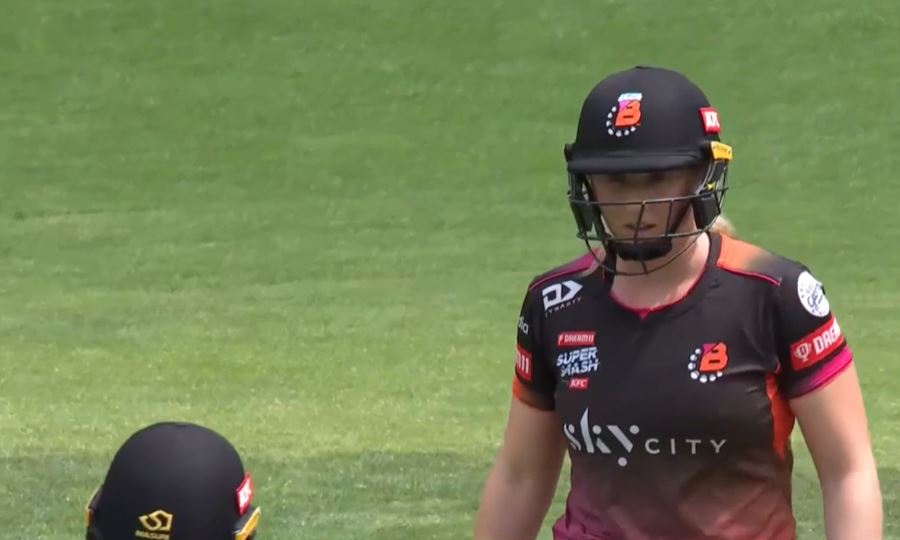 4 4 4 4 4 4! Gurrey punishes Green