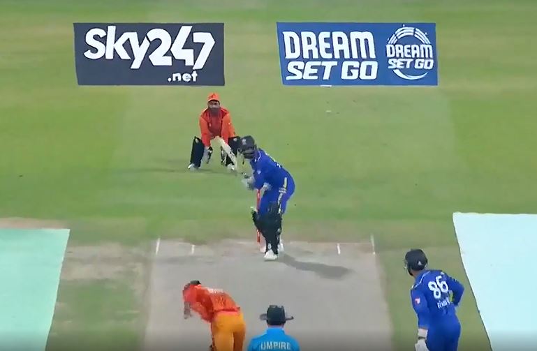 Emirates Blues chase down 101 in 8 overs