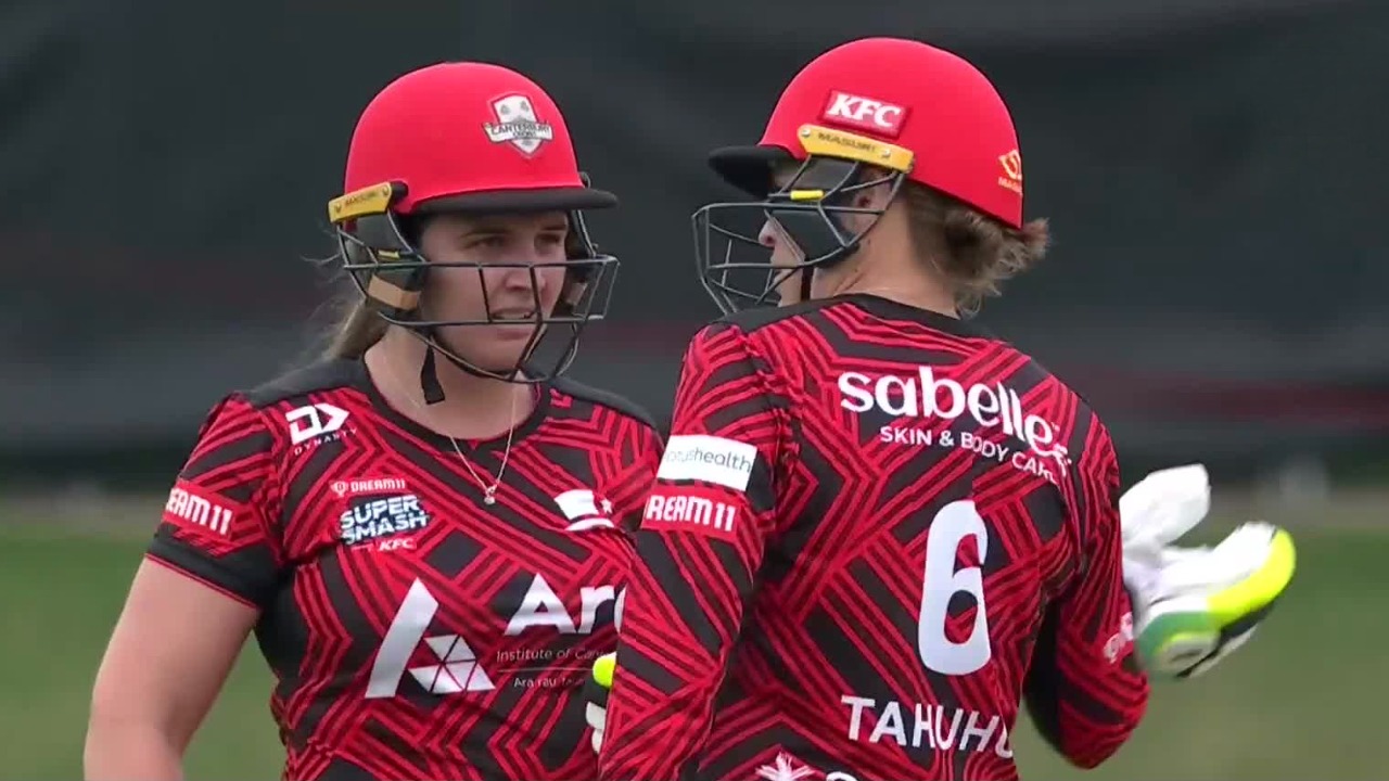 Cox, Tahuhu shine as CM-W cruise to victory