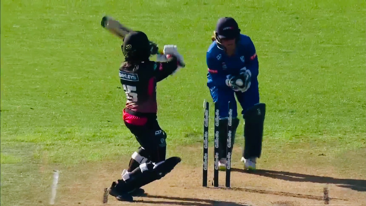 Huddlestone, Kelly shine as AH-W win by 48 runs