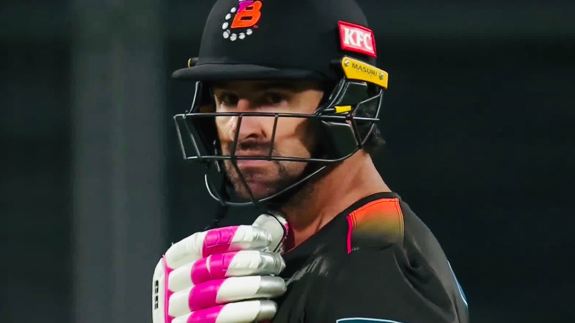 182.75 SR! Grandhomme's scintillating 53 runs