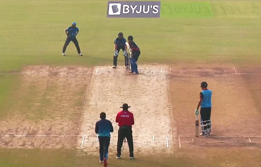 Titans crush Challengers by two wickets in last over thriller