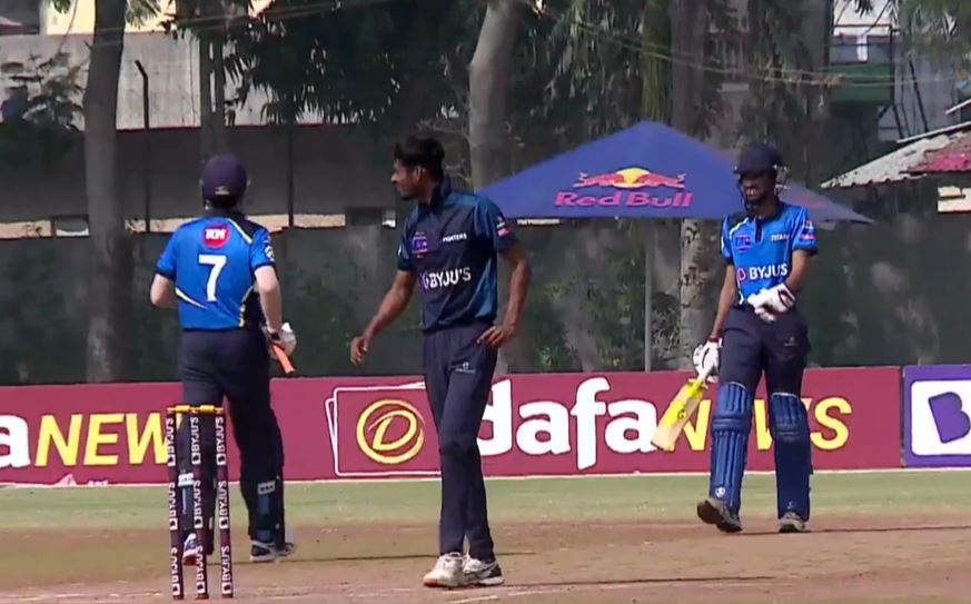 Desai's 73 (52) sees Titans dismantle Fighter