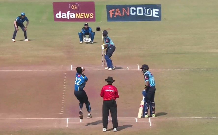 Harsh Desai's half-century wins it for Titans