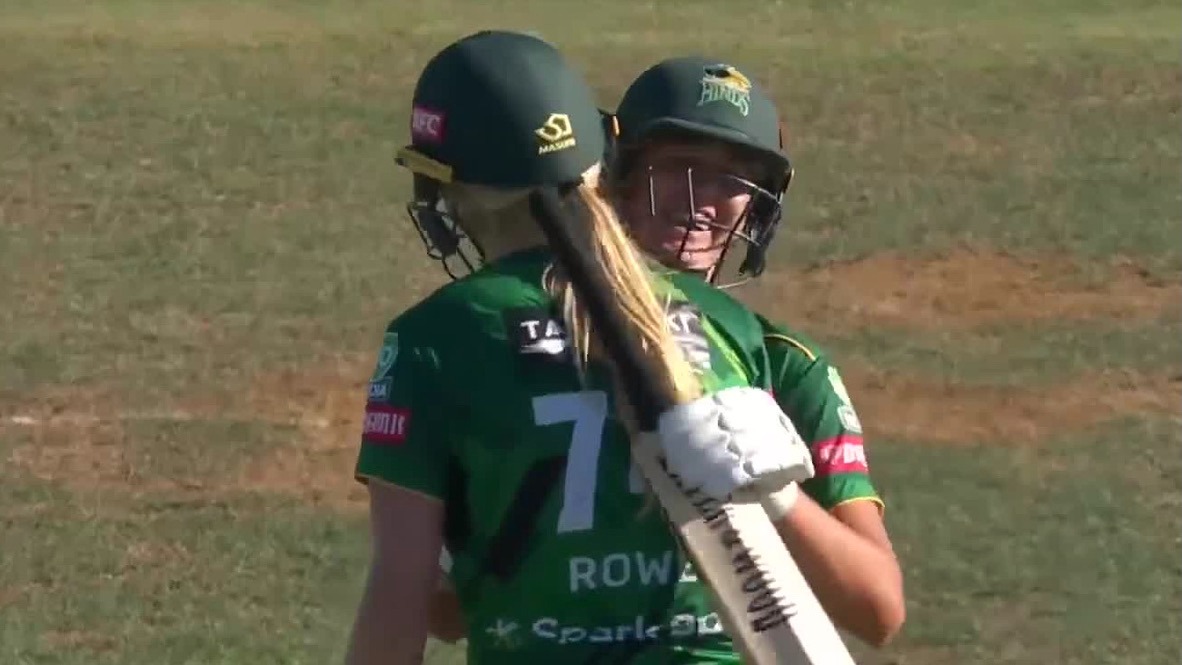 Hinds hold their nerve to seal last-over thriller