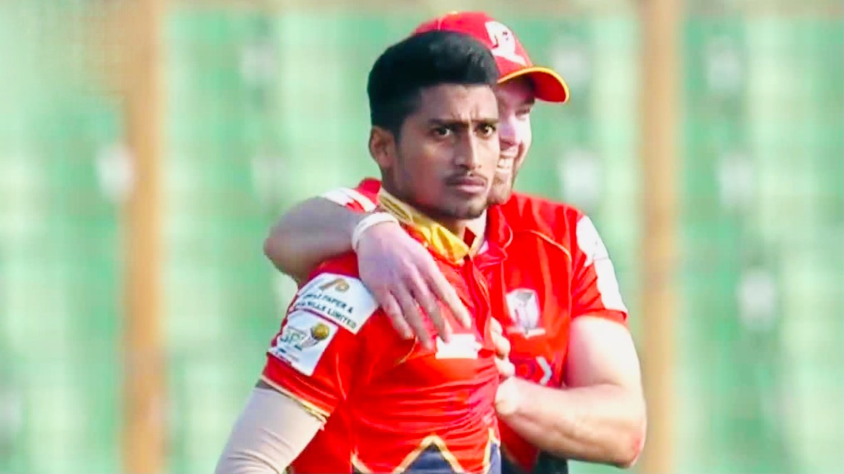 Rana's 4-fer floors Khulna Tigers