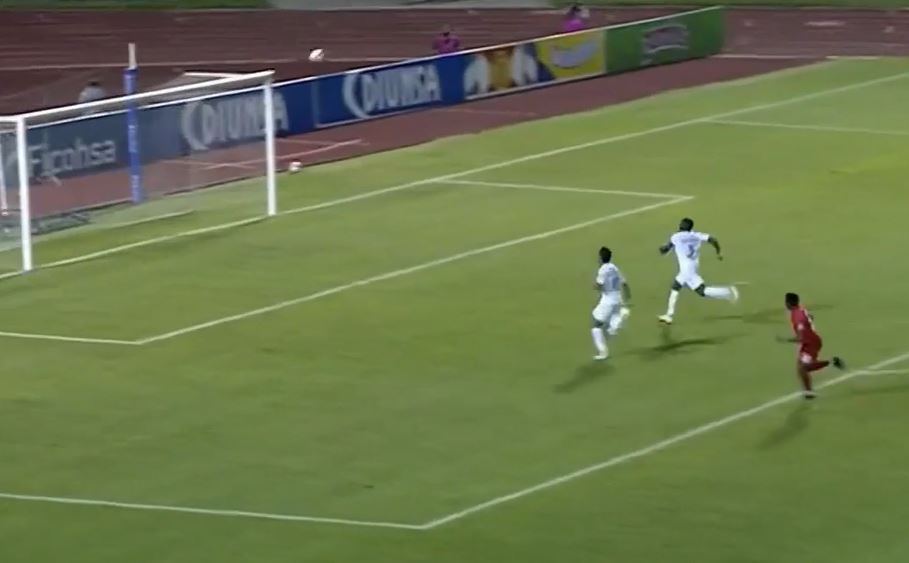 David stars in a dominant 2-0 win for Canada