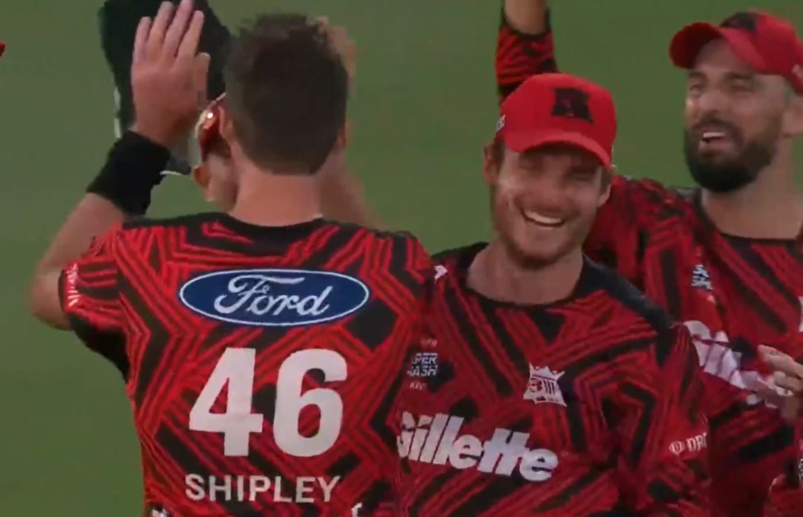 Shipley, Latham take Canterbury to a 18-run win