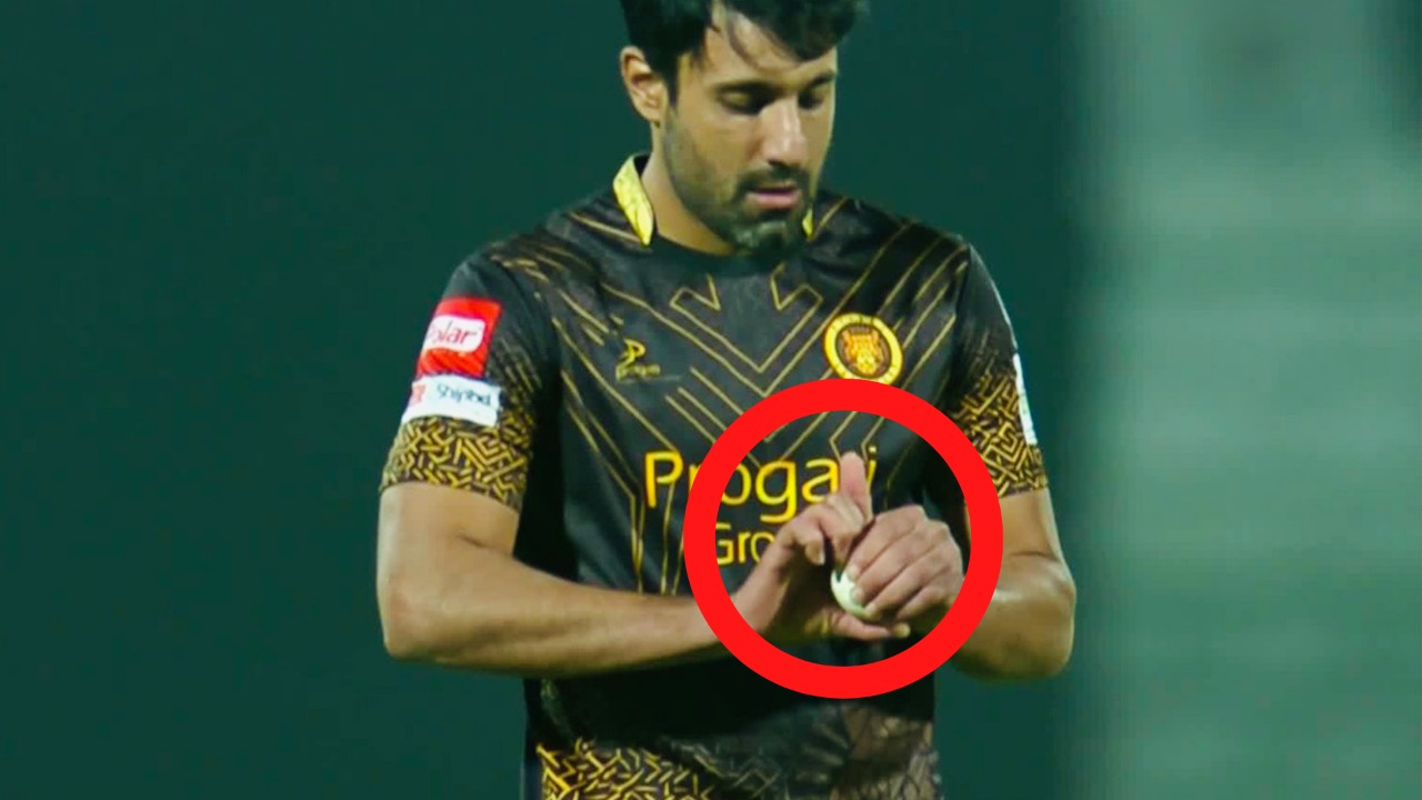 BALL-TAMPERING! Bopara caught on camera