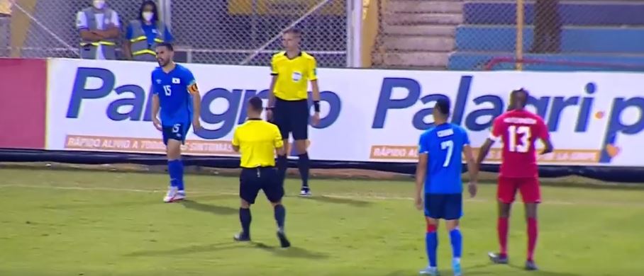 Canada downs El Salvador 2-0