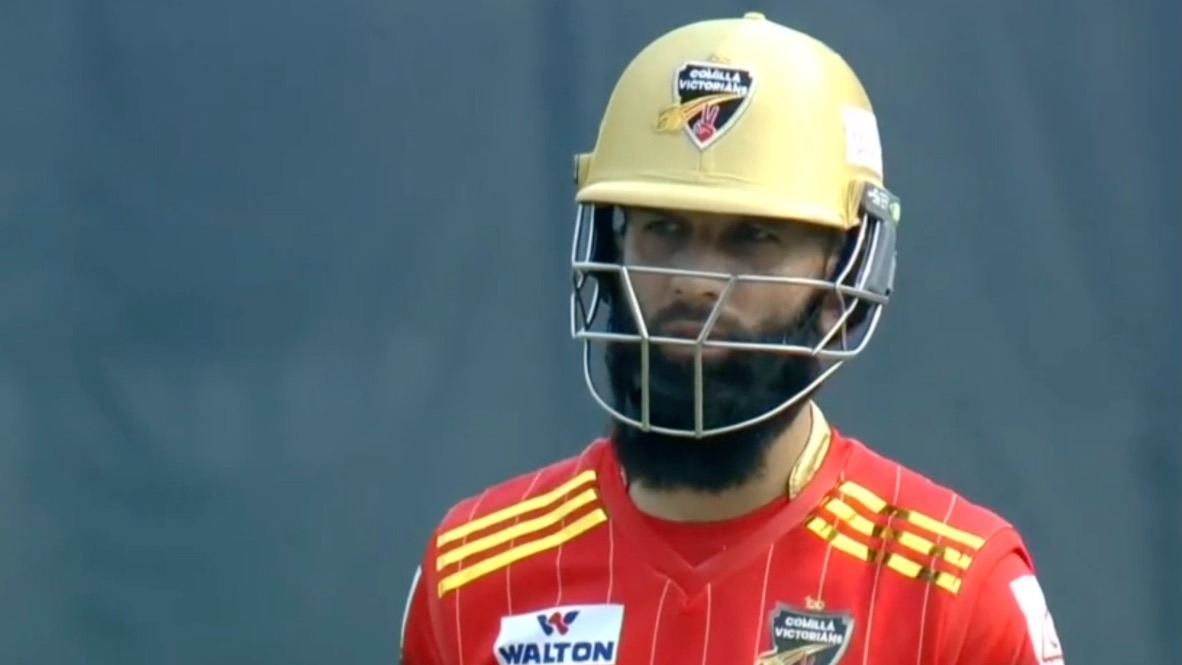 75 with 9 SIXES! Moeen Ali goes berserk