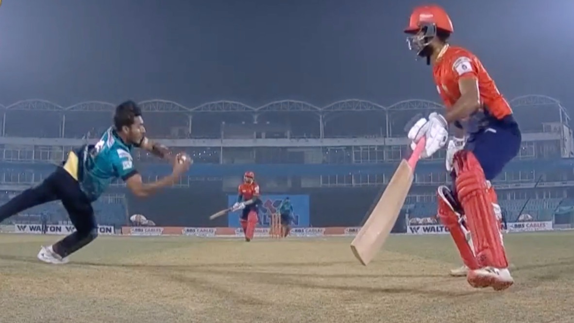 130/3 to 149/10! Barishal's dramatic collapse