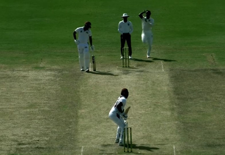 Thomas' stunning ton gives LEI hope on Day-3