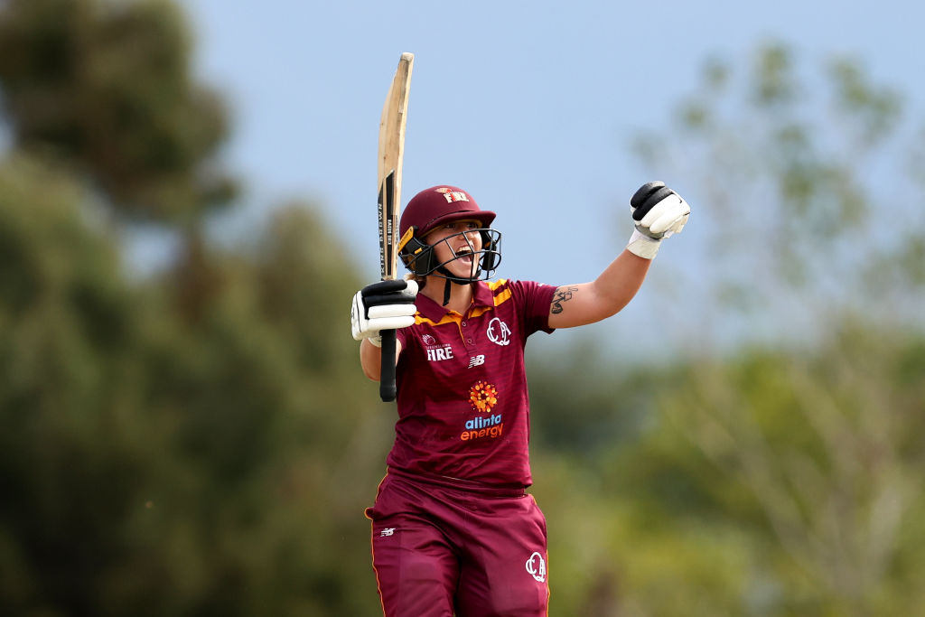 Hinkley's ton guides QLF to a 3-wicket win
