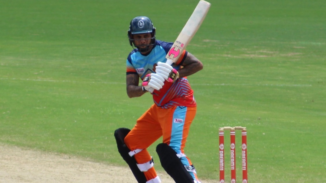 68* with 8 SIXES! Narine exhibits power