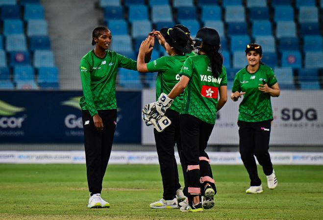 Khaka's 5-fer sees SPI-W dismantle SCS-W