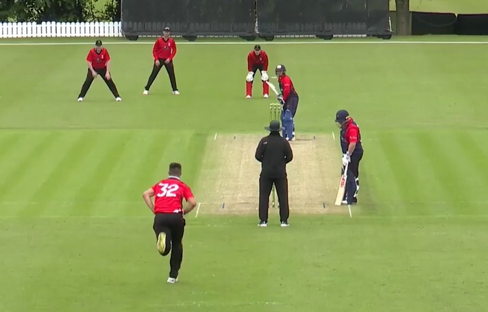 Ford guides Munster Reds to a 3-wicket win