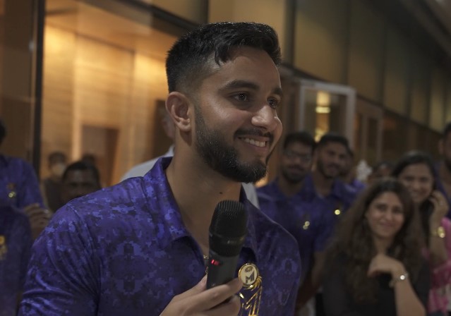 Mayank Markande wins POTM award for his spell against DC