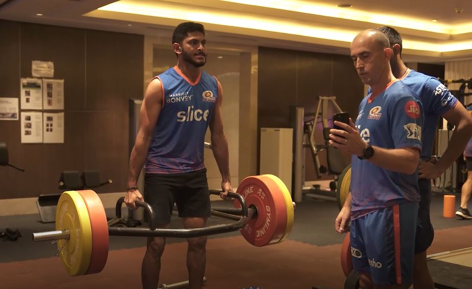 Arjun, Anmolpreet, Basil & Tilak deadlift with Chappie