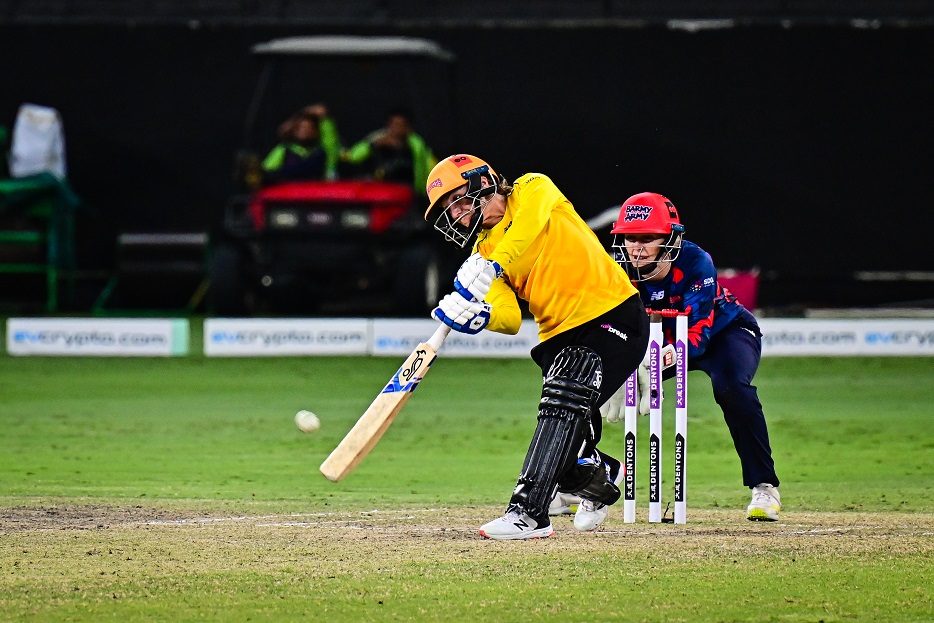 Mignon du Preez's fiery knock wins it for Warriors