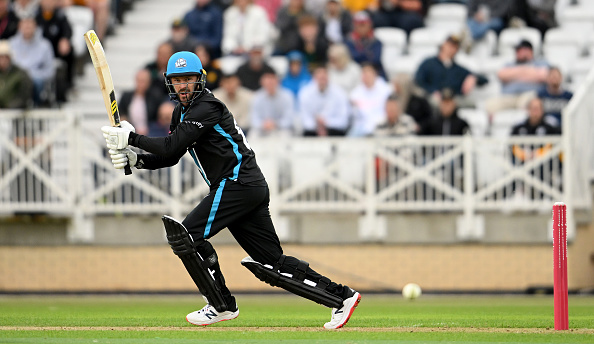 Munro's swashbuckling 53 derails Lancashire