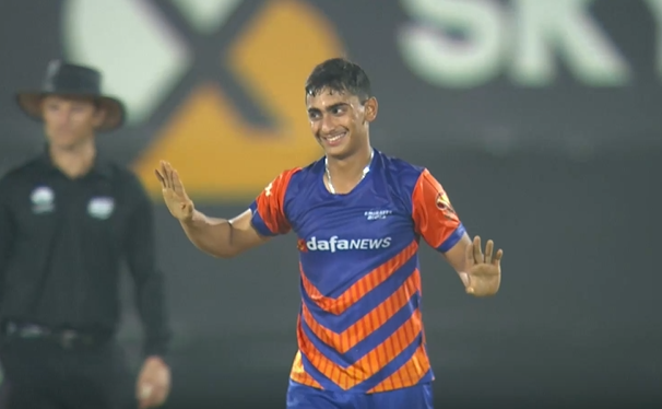 Shetty's 5-fer guides Emirates Blues home