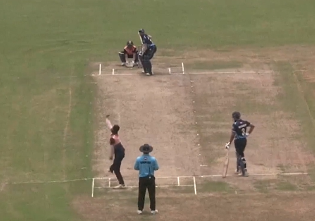 Himanshu seals victory for SIN with a six to win against DUM by 7 wickets